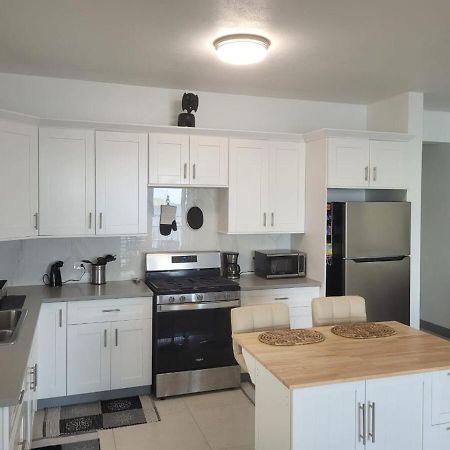 Modern Waterfront Apartment Road Town  Bagian luar foto