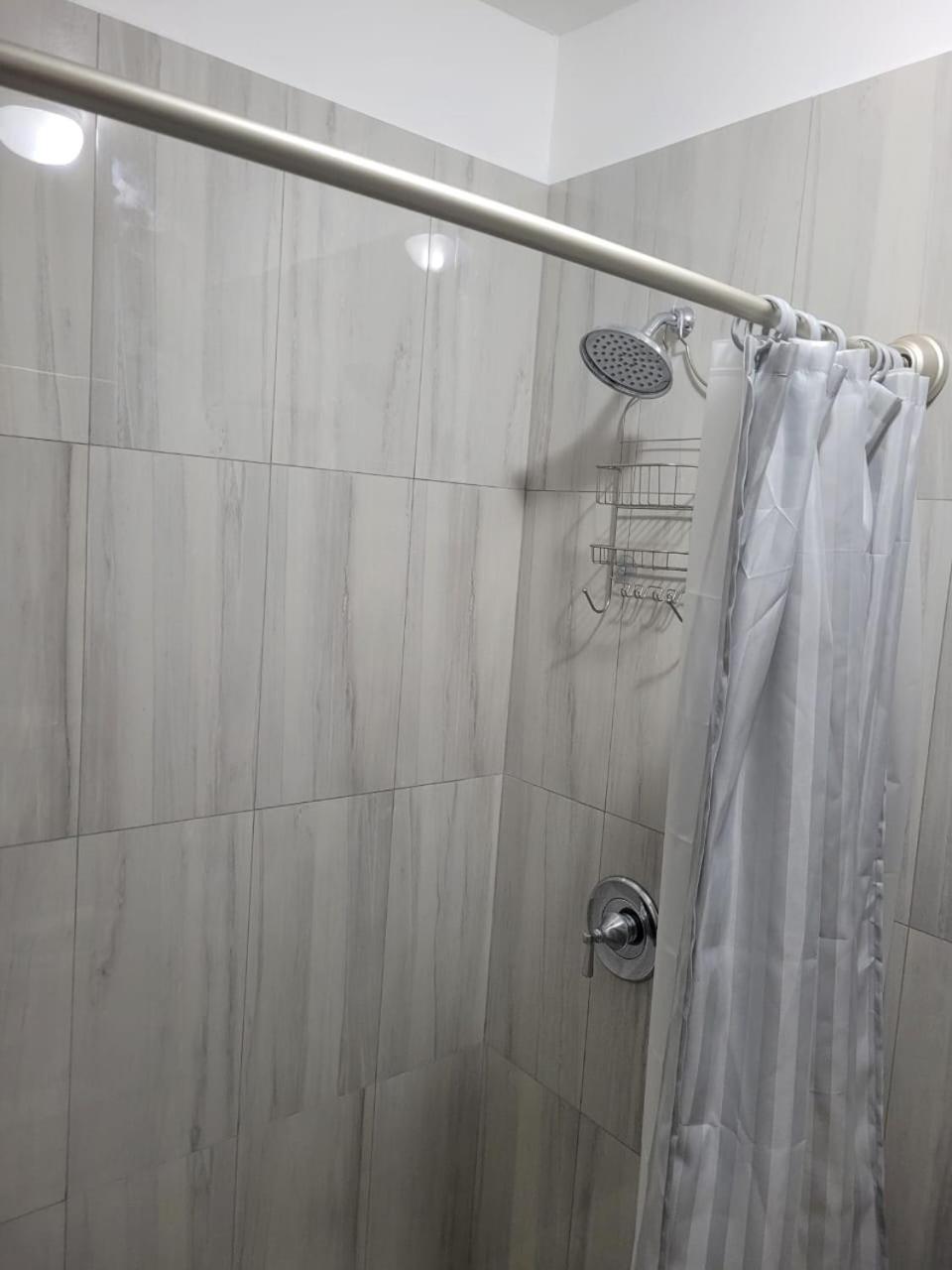 Modern Waterfront Apartment Road Town  Bagian luar foto