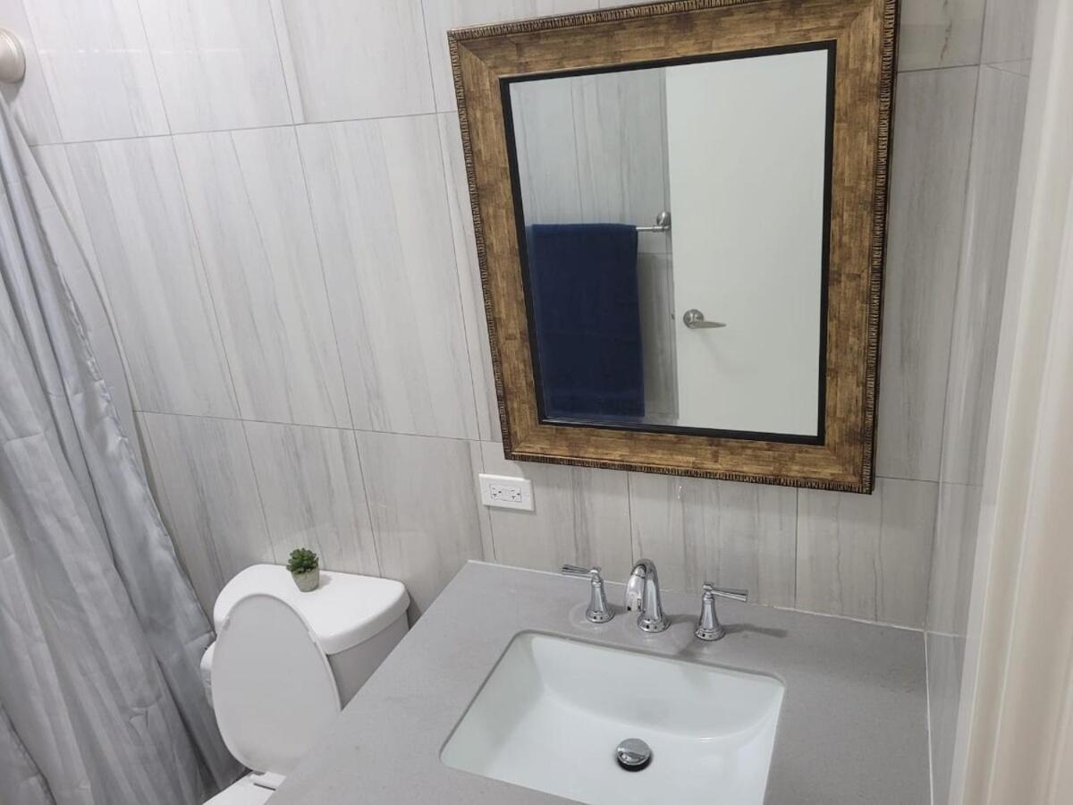 Modern Waterfront Apartment Road Town  Bagian luar foto